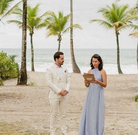Man while 'exchanging vows' with himself